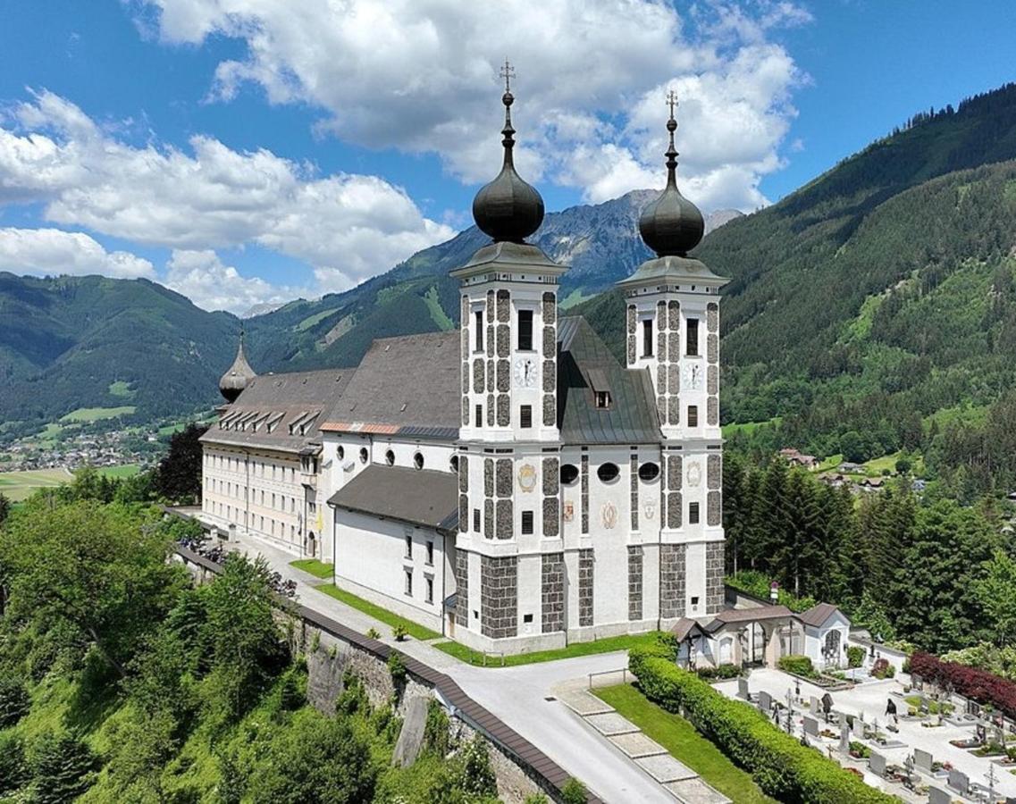 Hotel Die Traube Адмонт Экстерьер фото